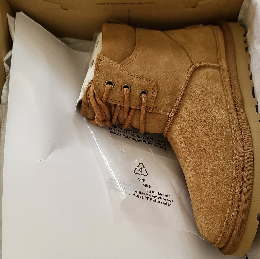 Womens Uggs Size 5